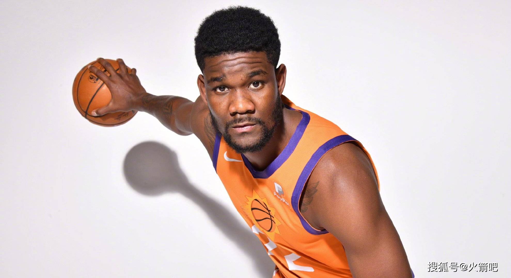 九游体育：太阳队新赛季：艾顿能否在内线展现统治力，在季后赛中发挥关键作用，帮助球队赢得总冠军？的简单介绍