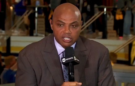 九游体育：NBA球星自传：讲述巴克利的篮球生涯的简单介绍