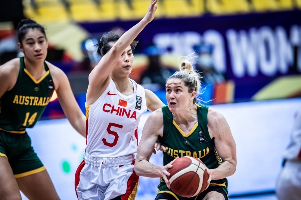 九游体育：中国女篮世界杯备战，全力冲击奖牌