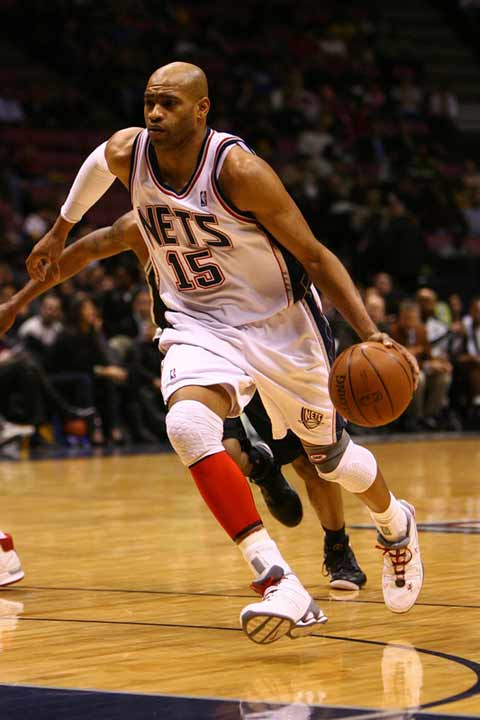 九游体育：雄鹿队新赛季：卡特能否继续提供稳定的防守？