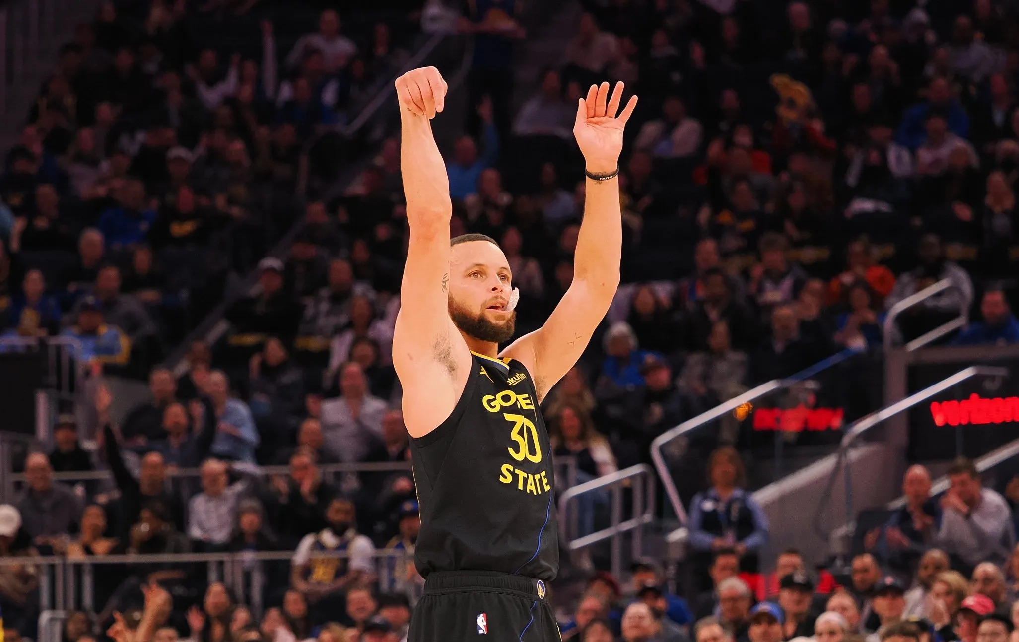 包含九游体育:勇士队库里：如何应对对手的防守策略？的词条