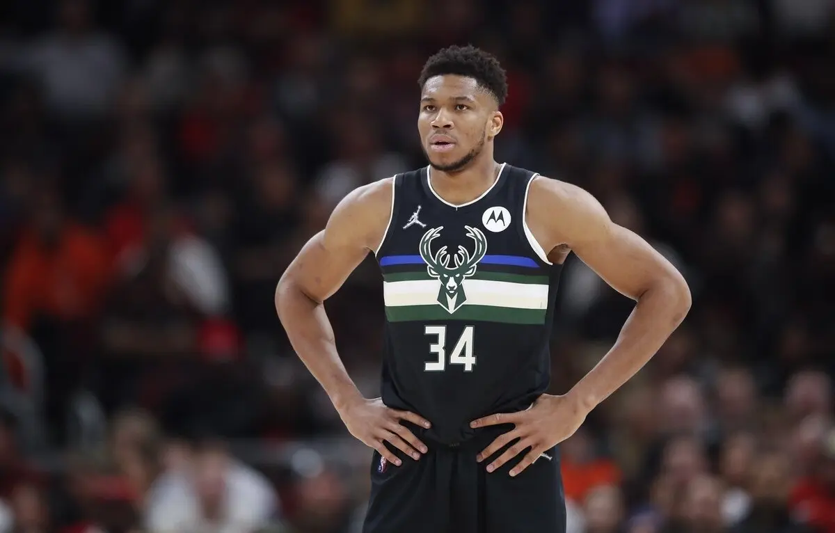 九游体育:雄鹿队字母哥的伤病恢复情况跟踪：能否在新赛季保持健康，带领球队冲击总冠军？的简单介绍