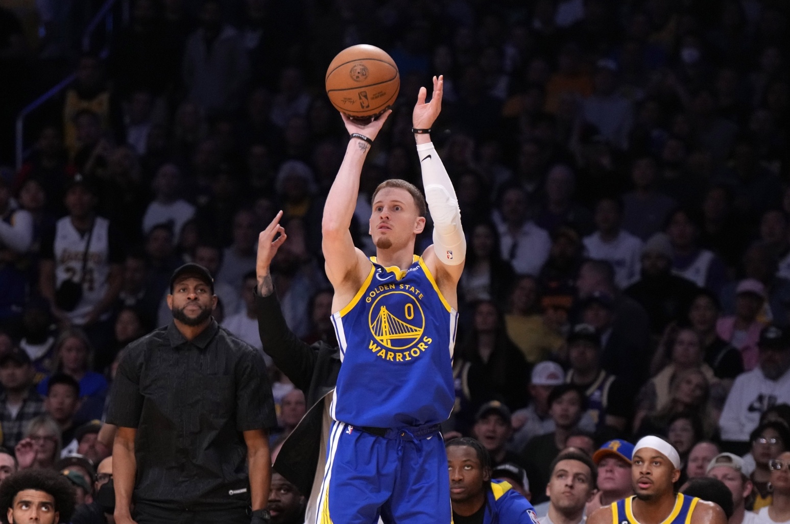 九游体育：NBA联盟公布新赛季最佳总经理候选名单：马赛·乌杰里在列