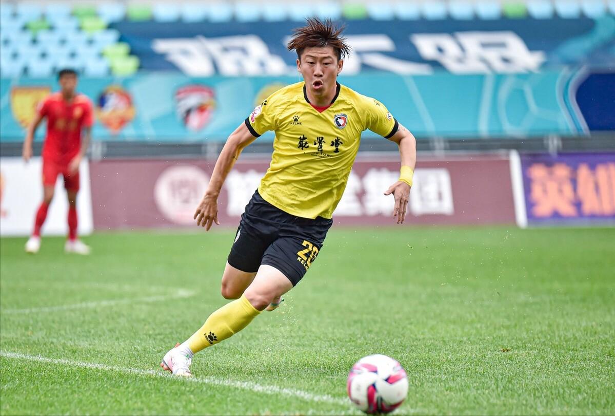 九游体育：转会之后：球员如何适应新球队文化