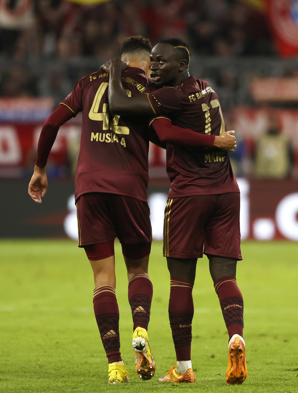 九游体育:德甲的历史回顾：辉煌与艰辛并存