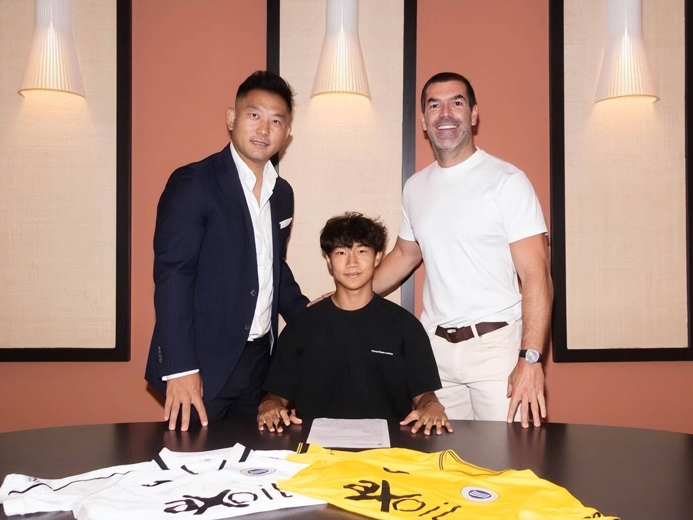 九游体育:留洋小将吴少聪：适应欧洲联赛，努力提升自己