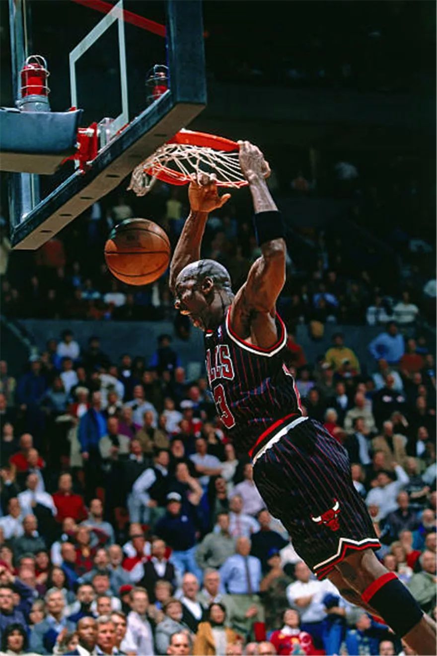 九游体育:CBA总决赛历史回顾:经典战役与传奇球星 九游体育:CBA总决赛历史回顾:经典战役与传奇球星