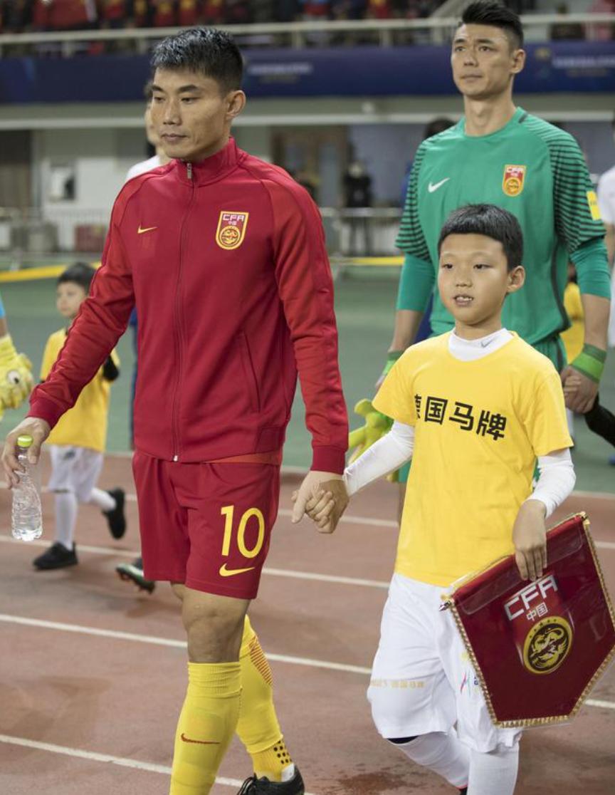 九游体育:老将郑智“转型教练”，球迷：期待他能为中国足球带来新的思路！的简单介绍