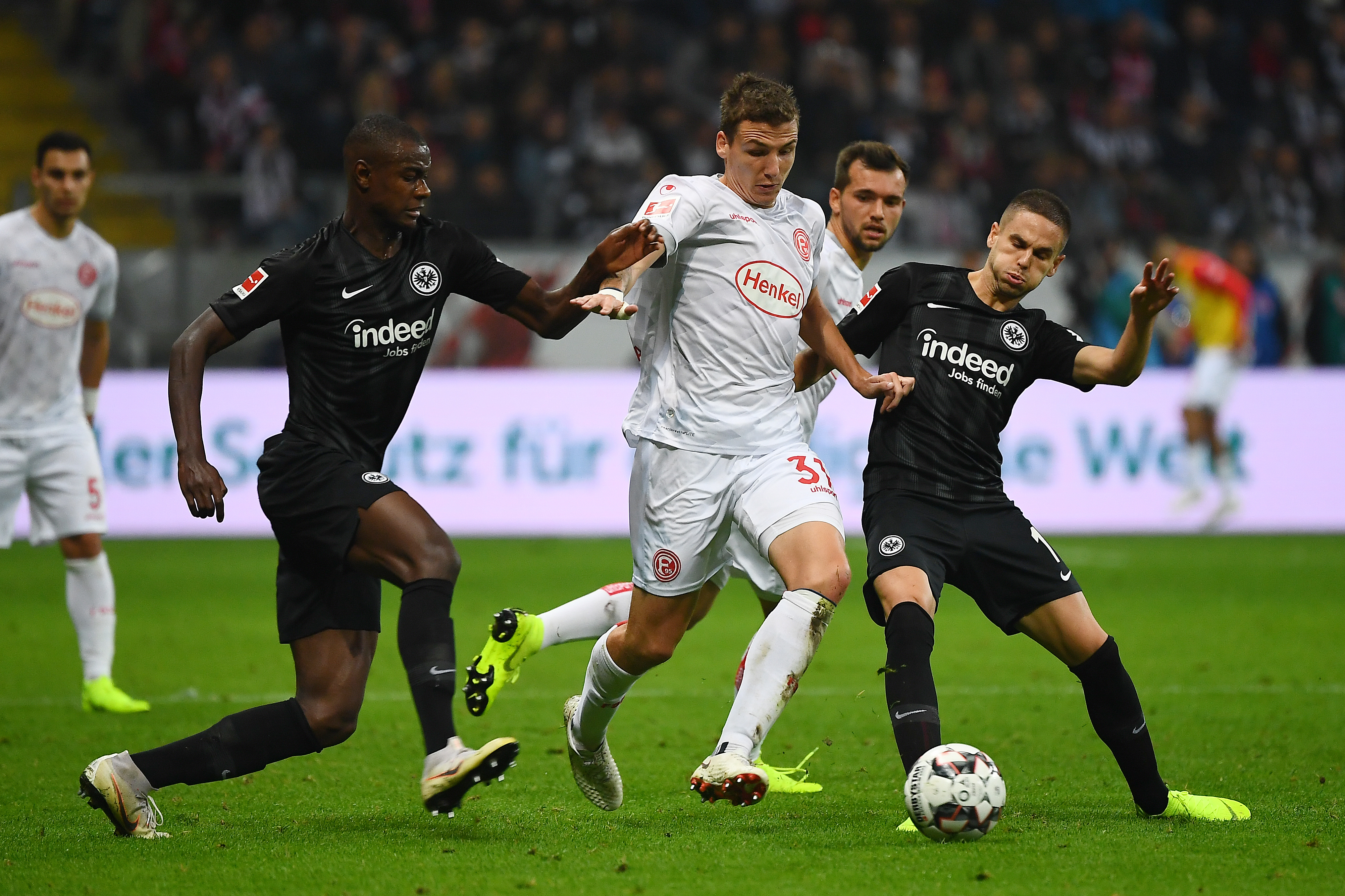 九游体育:德甲杜塞尔多夫的防守体系与改进空间 九游体育:德甲杜塞尔多夫的防守体系与改进空间