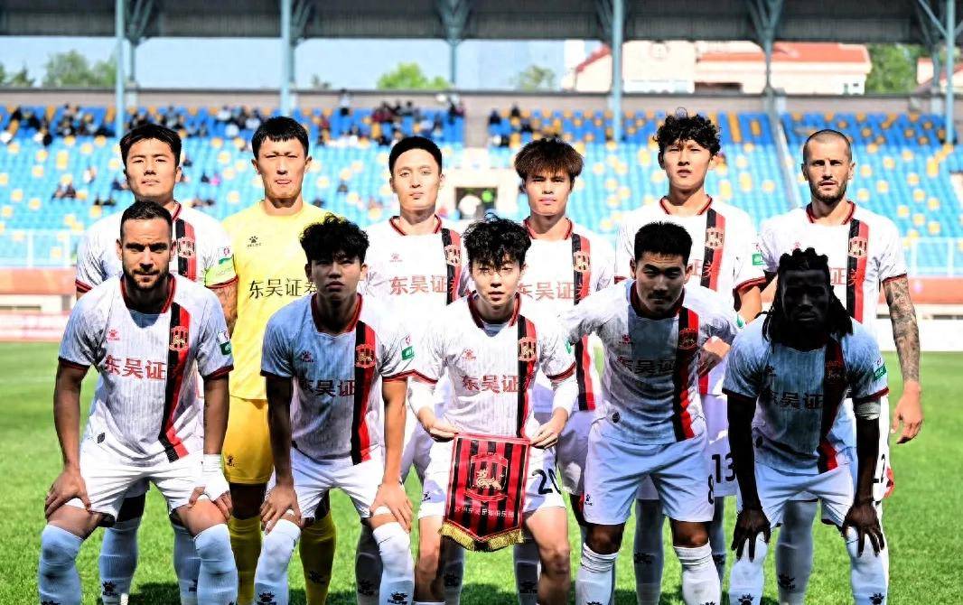 九游体育:中甲联赛竞争激烈：冲超形势不明朗，各队实力接近