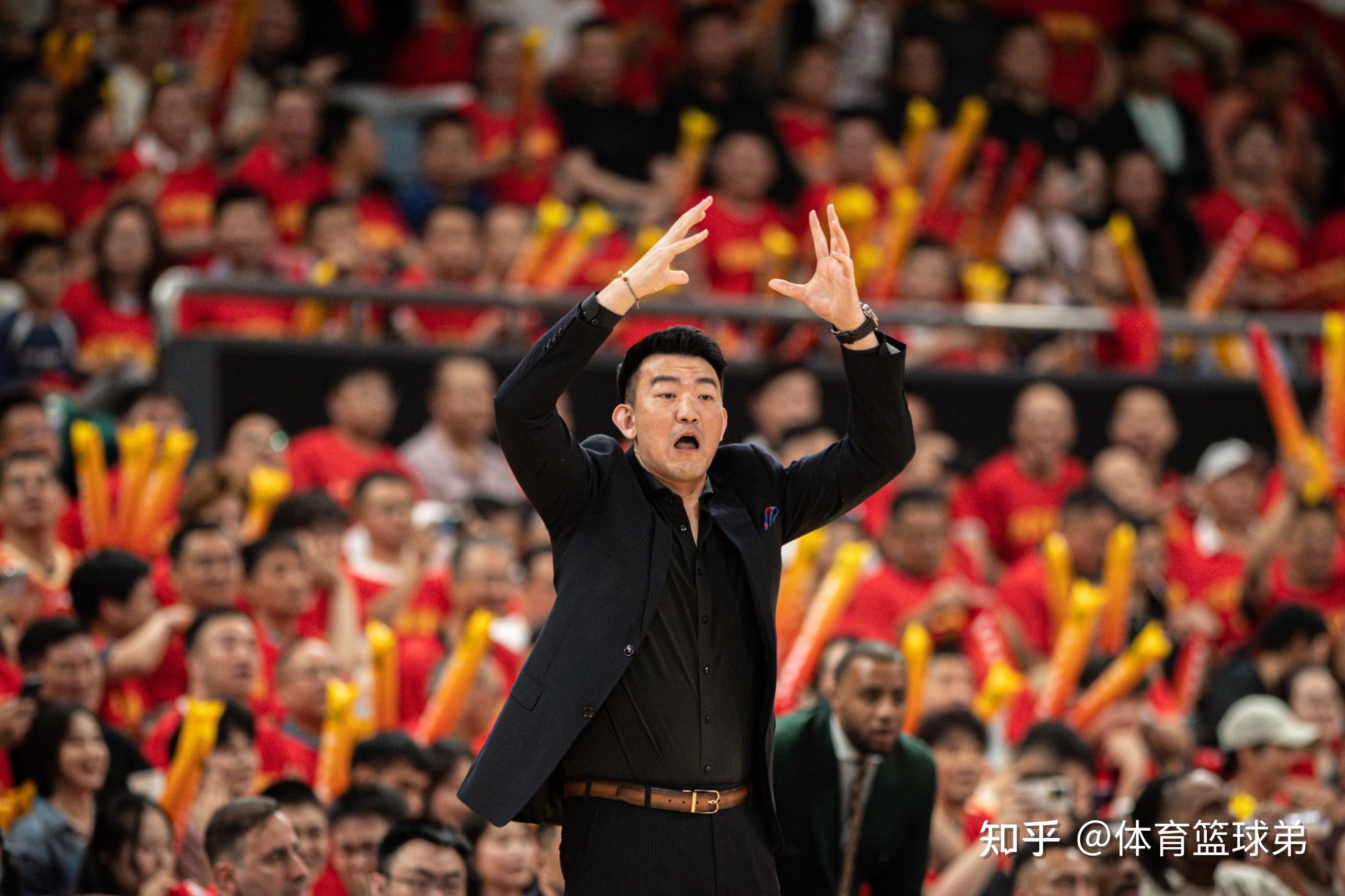 包含九游体育:中国足球明星球员李强退役仪式,泪洒全场的词条 包含九游体育:中国足球明星球员李强退役仪式,泪洒全场的词条