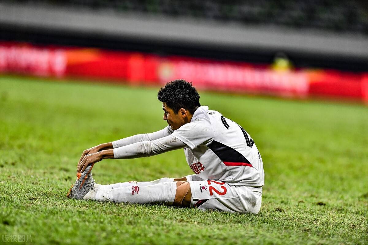 包含九游体育:广州恒大队“全华班”成“笑话”？球迷：没外援，啥也不是！的词条