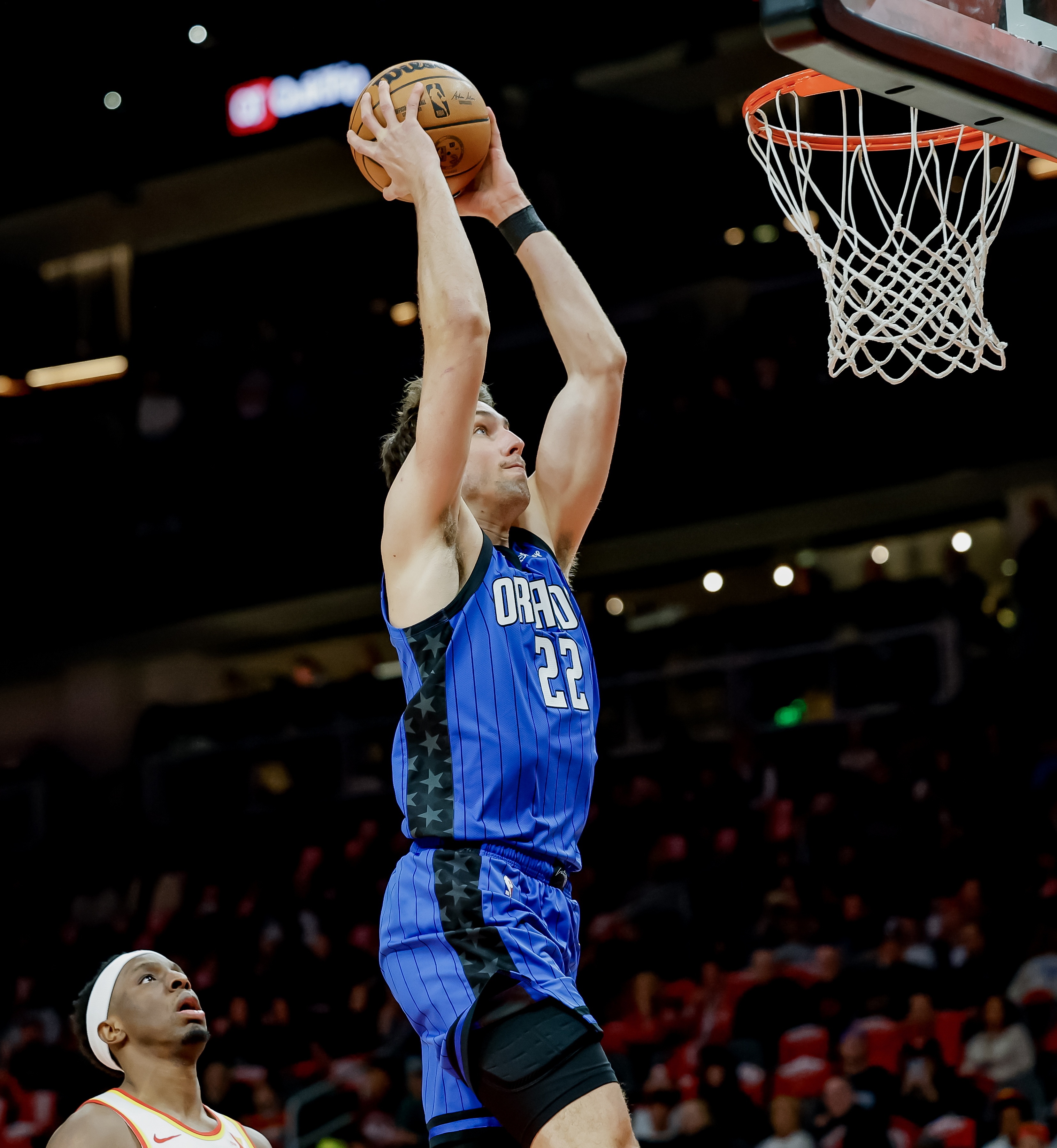 九游体育：篮球装备智能化，提升运动体验与保护