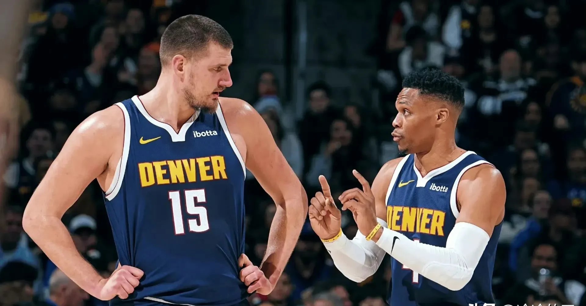 包含九游体育:掘金队约基奇的团队合作精神：如何与队友配合，提升整体实力，带领球队走向胜利？的词条