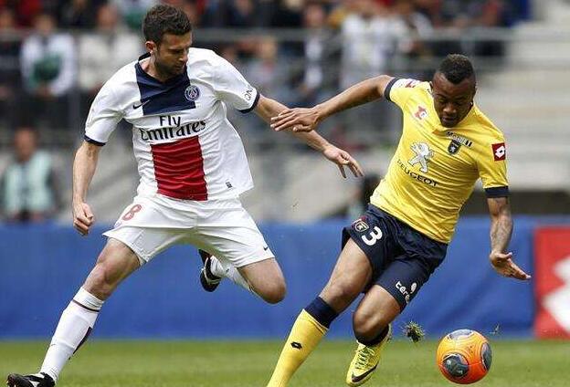 九游体育：法甲索肖的进攻风格与战术演变